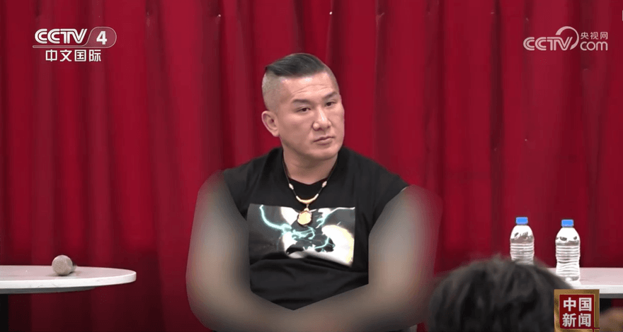 影/館長再登大陸央視！刺青雙臂變「隱形的翅膀」　本人回應了