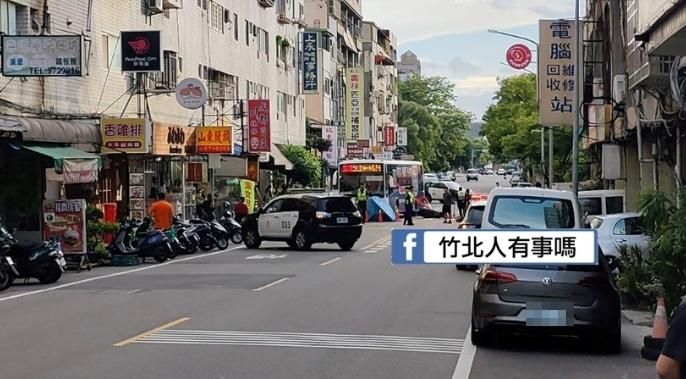 新竹死亡車禍！騎士自摔對向車道　下秒濺血遭公車輾斃