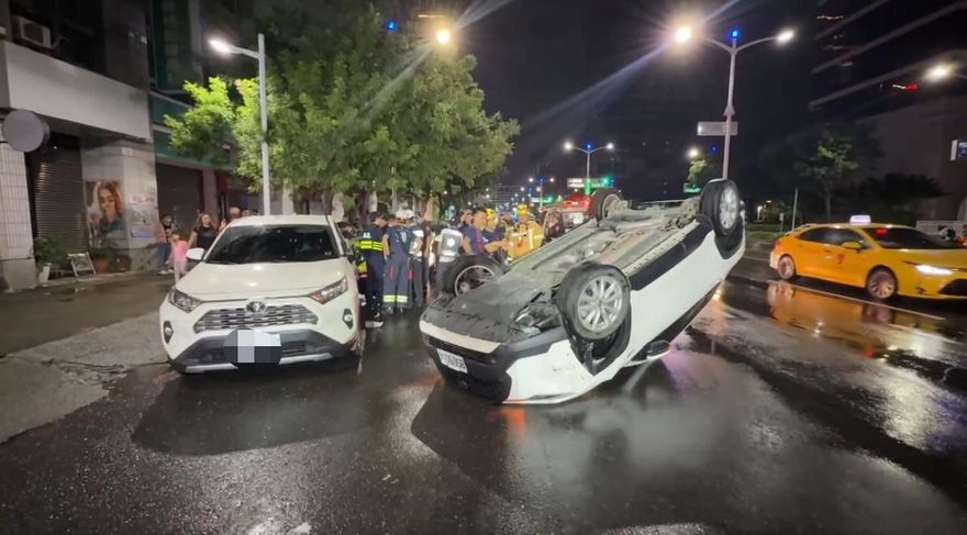 影/高雄重大車禍！男疑毒駕「高速衝撞」一家四口