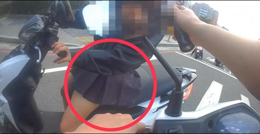 影/台中辣腿妹酒駕被逮　竟是「嘔吐物」沾裙露餡