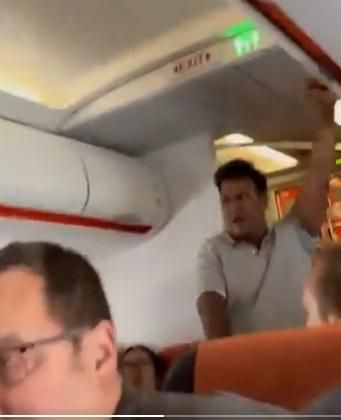 影/英男搭機突抓狂！揚言攜炸彈「川普去死」　乘客合力制服
