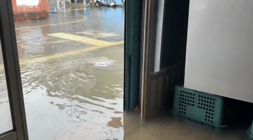影/豪雨轟雲林水林鄉「6小時雨量300毫米」　淹水畫面曝