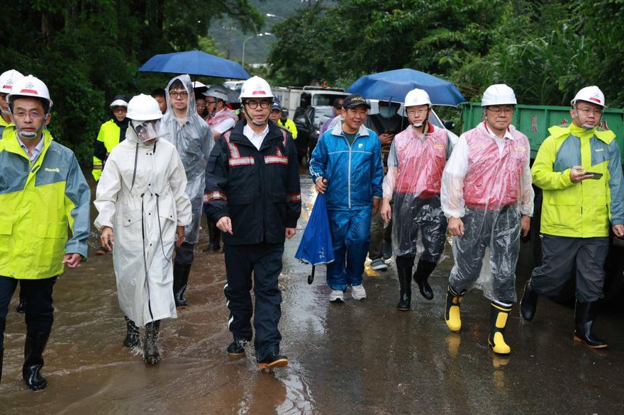高雄驚人雨量已撤離逾2700人　陳其邁急喊話：非必要勿前往山區！