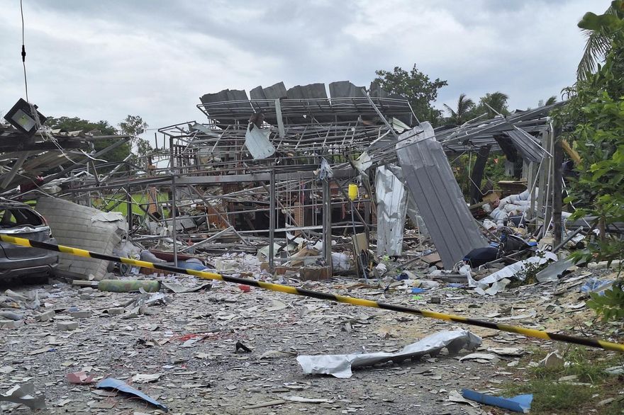 泰爆竹工廠大爆炸！2棟建築全毁、釀10死1重傷