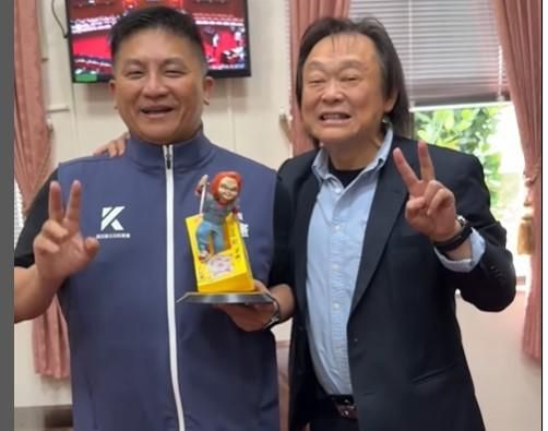一人抗全黨的王世堅不孤單　立院「小迷弟」吳宗憲挺到底！