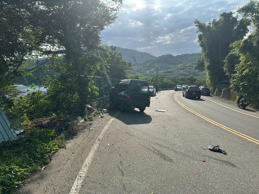 影/八里36歲男開水泥車赴工地墜坡　闆娘、挨撞駕駛雙亡
