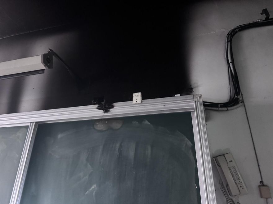 嚇壞學生！高雄女中疑教室電線走火　警消急衝現場