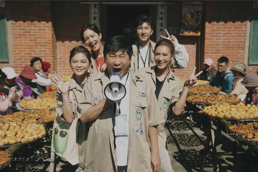 胡瓜帶團遇突發狀況！阿婆血糖過低暈眩　小禎暖心照護