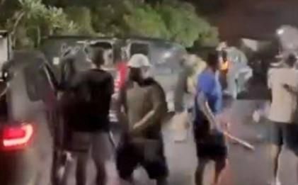 鹿港角頭疑捲債務糾紛！　球棒幫10多人夜襲砸車
