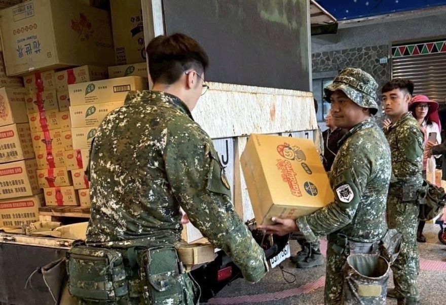 南部豪雨釀災　第8軍團協助高屏撤離民眾、運送物資
