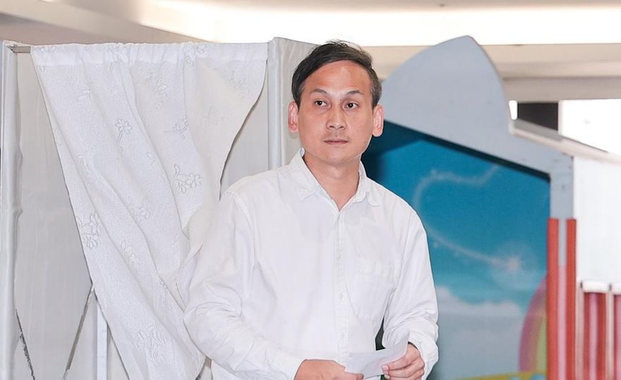 爆何博文從政「腳踏兩條船」內幕！葉元之嗆：我看不起他