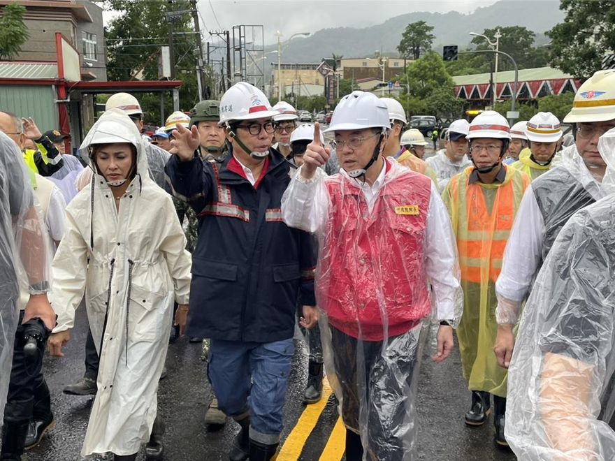 豪雨狂炸高雄山區！陳其邁災區指揮搜救：堅持到底
