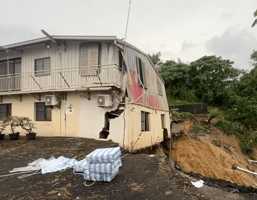 影/直擊！柳營民宅「無地基」解體　屋主：老天別下雨了