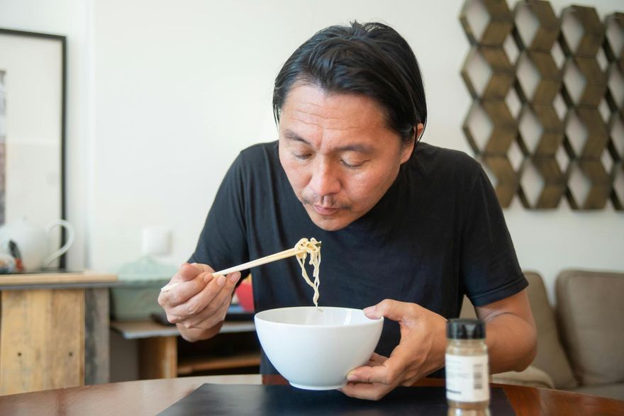 晚餐8點後吃恐增胃癌風險！醫：比一般人高7.4倍