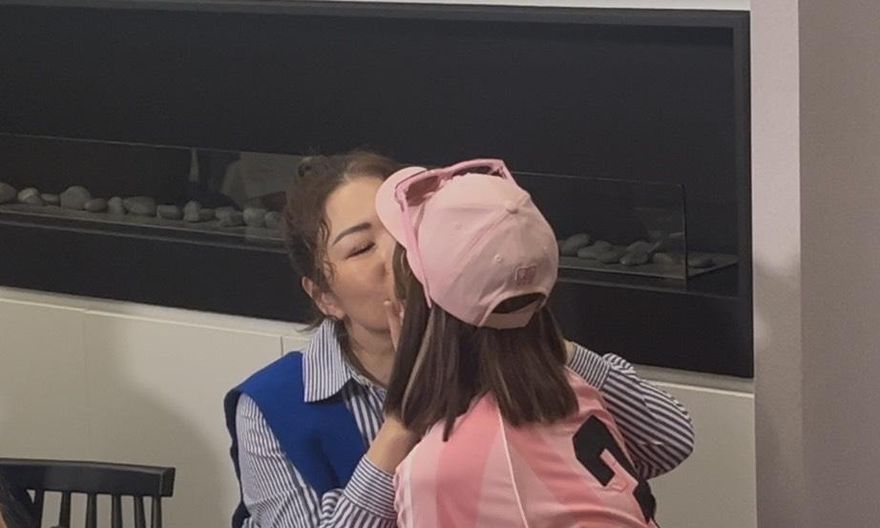 張秀卿演唱會倒數壓力大2度落淚　王彩樺獻吻安慰好姐妹