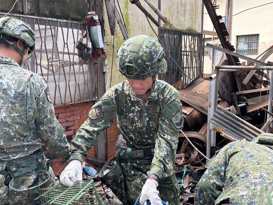 協助災區清淤和復原　陸軍第四作戰區：秉持愛民助民精神