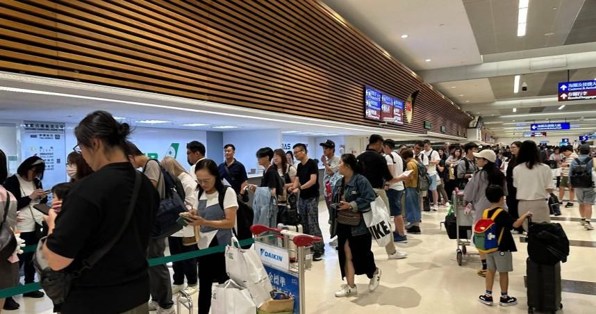 國泰航空「全機行李留日本」　旅客怒轟：處理態度差