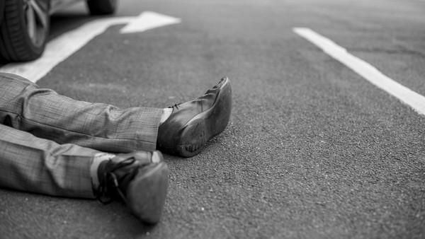 香港路上現男「屍首分離」…警封路尋肢　驚見撞擊致頭嵌入身