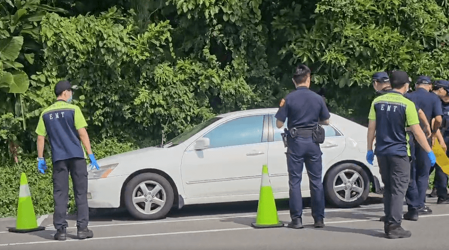 基隆停車場驚見男子陳屍車內！收費員開單發現嚇壞