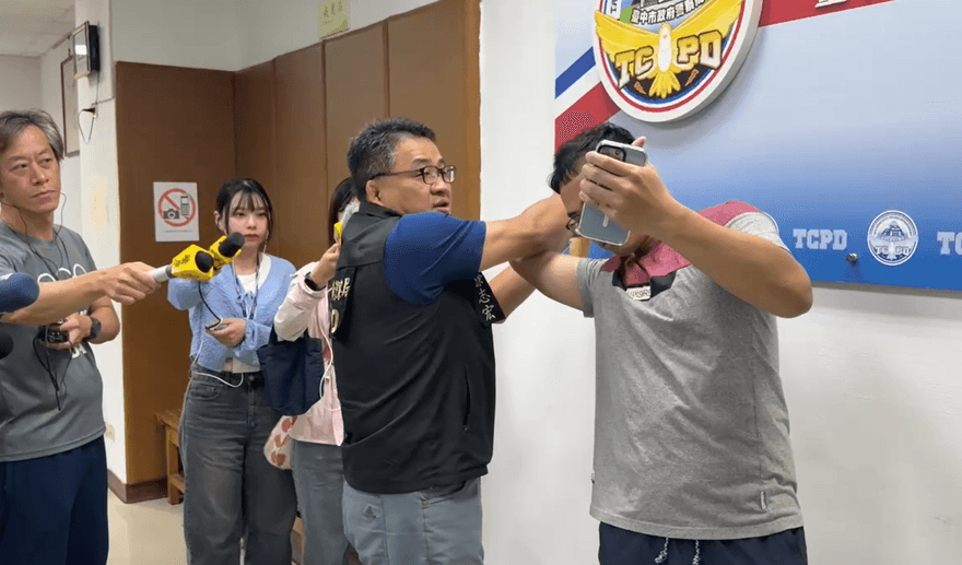 制伏法鼓山寶雲寺挾持男　柔道國手警涂志宏「虎口奪刀」