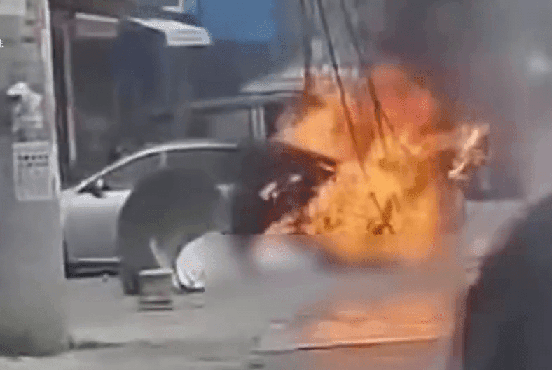 影/驚悚瞬間！河南高壓電線突墜落　致路人電死、汽車爆炸