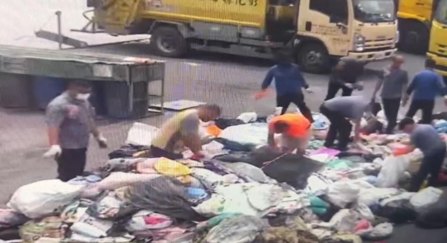 影/阿嬤10萬假牙誤入垃圾堆　埔鹽清潔隊加班找回半副