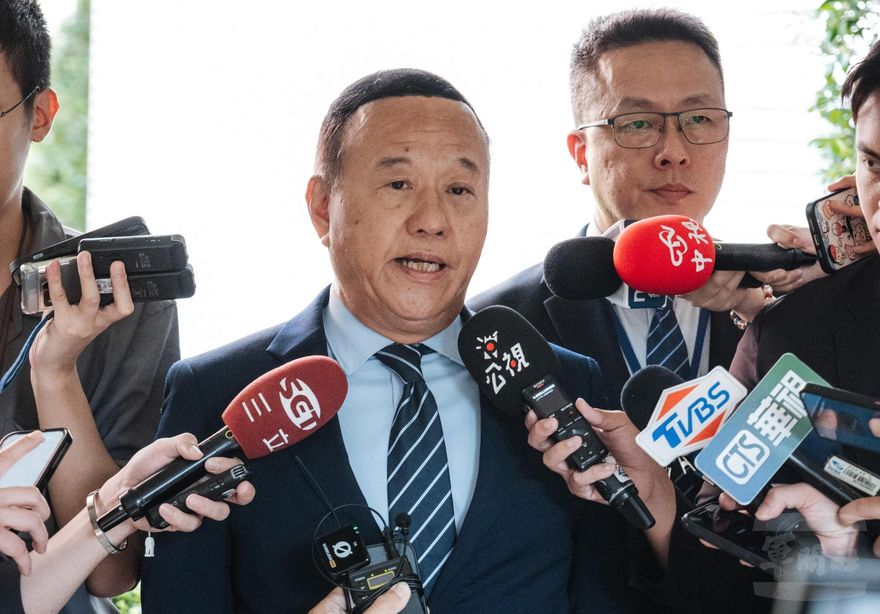 飛官洩總統專機資訊　柏鴻輝：要求空軍檢討機密資料審查