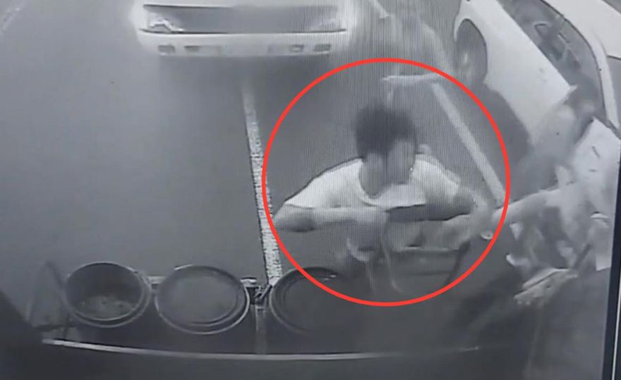 影/台南清潔隊員遭暴力男狂毆　垃圾車上重摔落地送醫