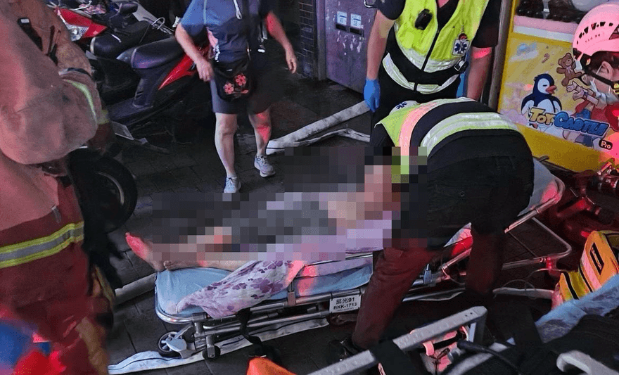 新北板橋公寓火警延燒　救出3人1男命危