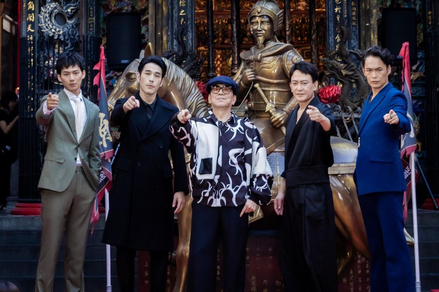 《角頭》集結5夯團前成員！他放話破5億有望開唱　鄭人碩狂送飛吻寵粉