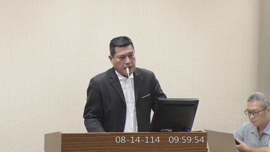 33支風機插爆台東海岸！藍拍桌痛罵郭智輝「混蛋」