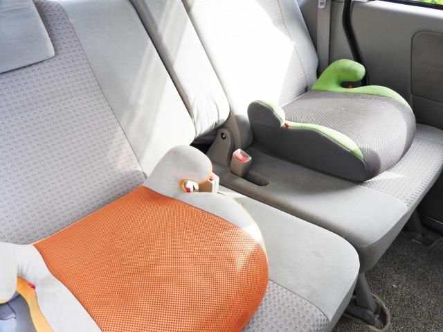 陸2歲童車內遭「座椅夾頭」亡！父母怒告車商吞敗原因曝光
