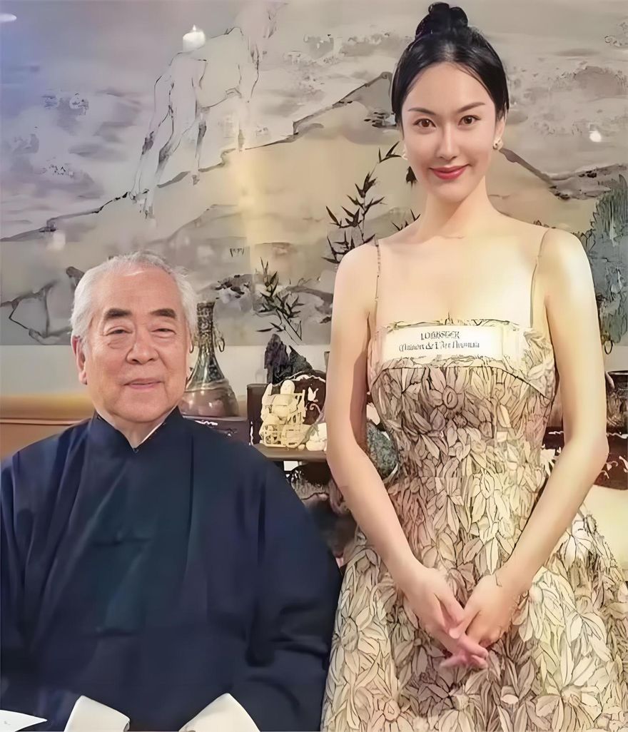 爺孫戀變調？陸書畫家范曾傳被小50歲嫩妻「捲走84億藏品」