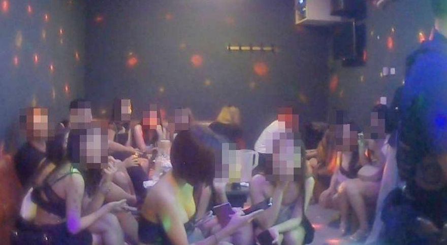 影/桃園「21酒店妹塞包廂」場面超嗨！警「雷霆除暴」全帶回