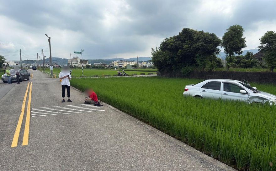影/苗栗苑裡驚悚車禍　路口碰撞「1秒衝到田中」