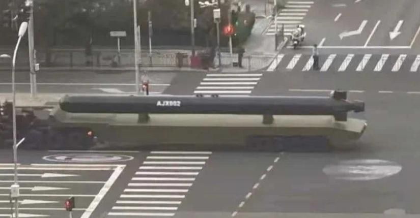 陸九三閱兵「重器曝光」！外媒揭巨型「水下無人載具」將亮相