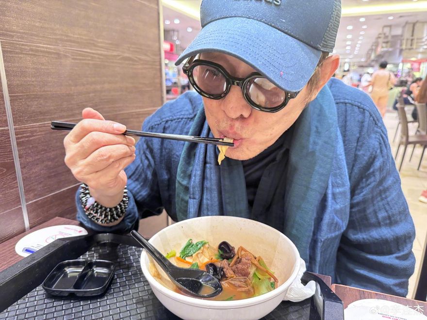 1天前才宣布住院！李連杰吃刀削麵樂喊「出廠了」曝現況