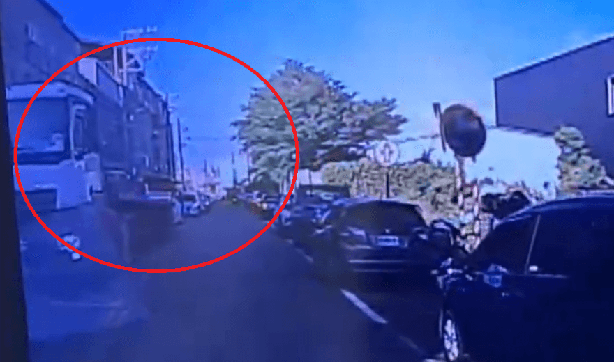 影/桃園大園清晨恐怖車禍！　76歲婦卡車底明顯死亡