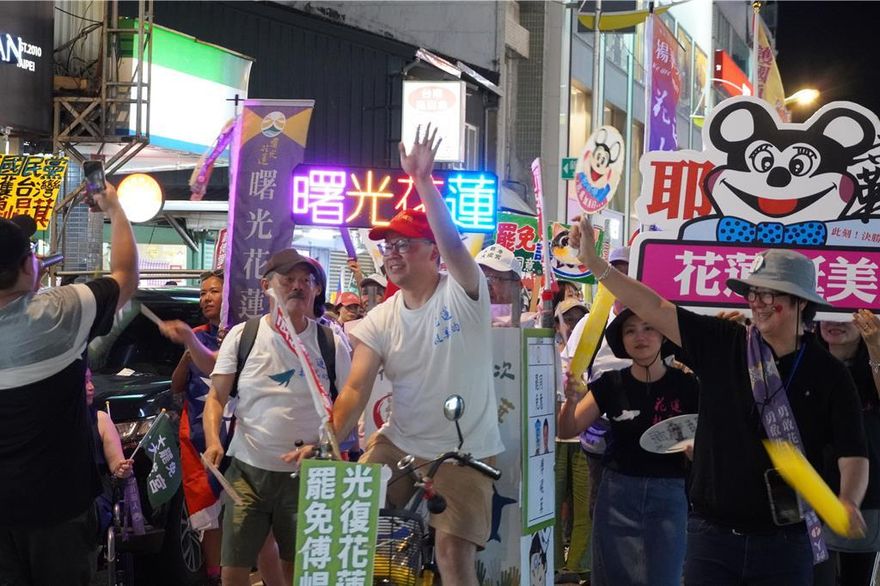 青鳥內鬨了！花蓮罷團「不銷毀志工」文件　支持者轟：還我個資