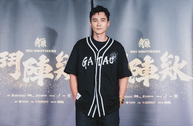 比照鄭人碩寵粉！是元介放福利「能抱就抱」 被拱和懷秋、嘎嘎組男團