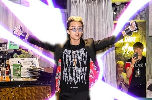 孫安佐爆新戀情！牽女友街頭抱抱被目擊　經紀人證實了