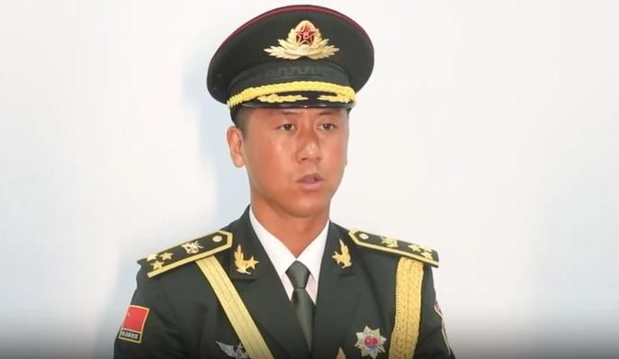 陸九三閱兵儀仗隊「帥氣3旗手」曝光！平均身高189cm