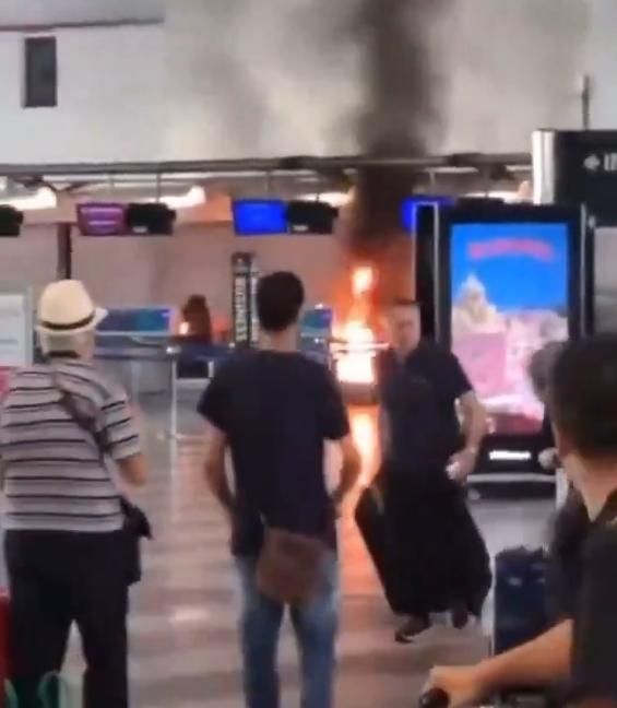 米蘭機場爆騷動！男子脫序縱火燒垃圾桶、砸報到櫃檯　旅客驚叫逃竄