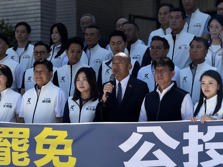 直擊/媽媽市長防曬噴霧一噴　韓國瑜「4字」曝效果