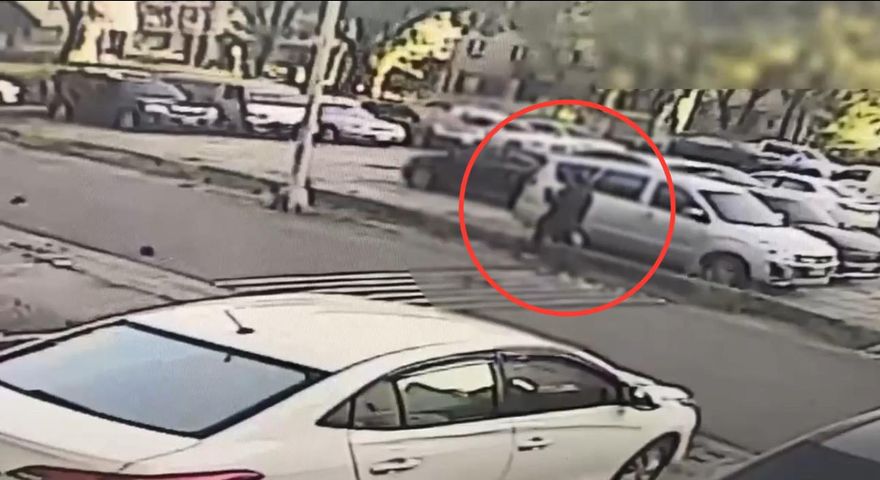 影/高雄槍殺命案車內找到2手槍　槍手身分鎖定逃逸畫面曝