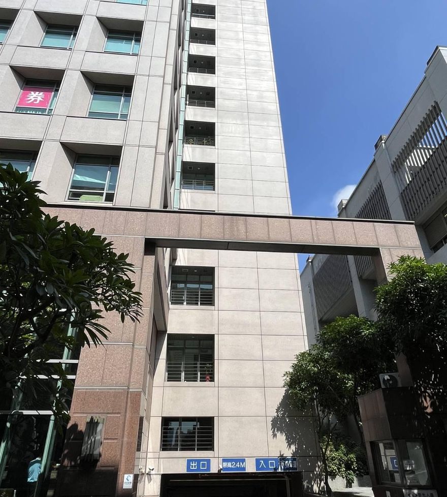 台中市府隔壁驚見「當場死亡」！女子墜樓慘死