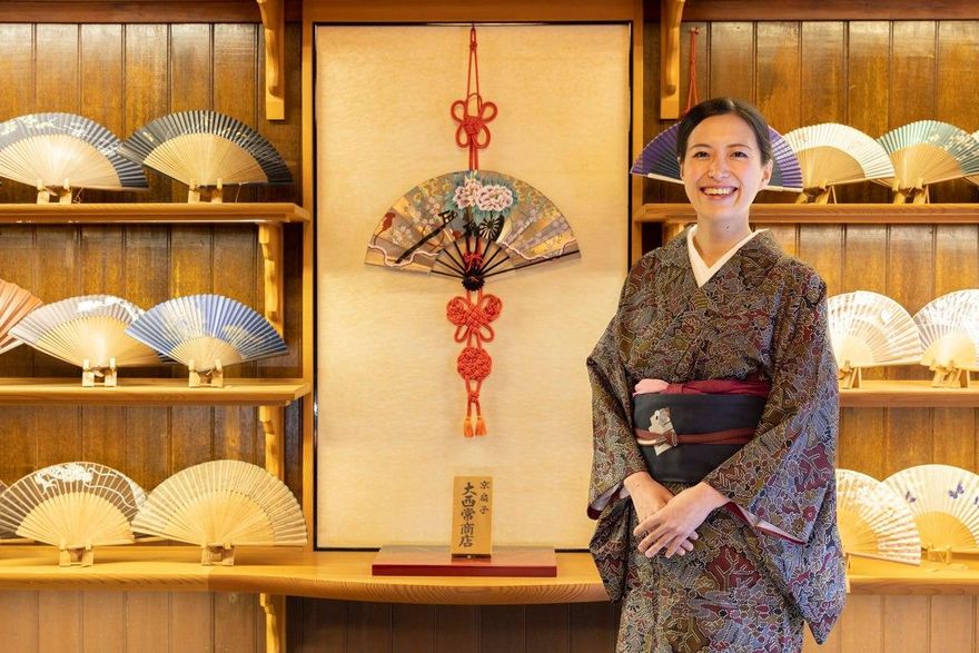 昔在台爆紅！京都扇子職人大西里枝家中猝逝　享年35歲