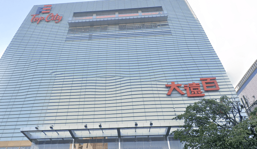 假日購物驚魂！台中大遠百電梯故障　19人受困1小時