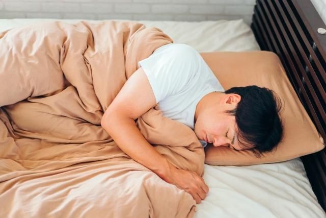 瑞典2.7萬人研究證實！打鼾、睡眠不足恐加速大腦老化