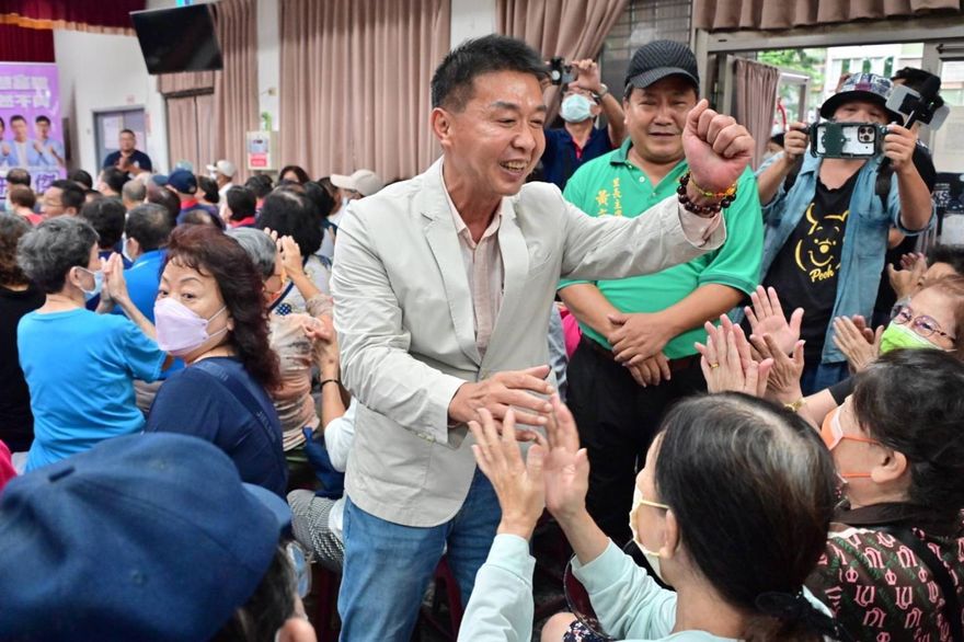 綠營高雄市長初選殺出奇兵？　許智傑再獲農會系統相挺